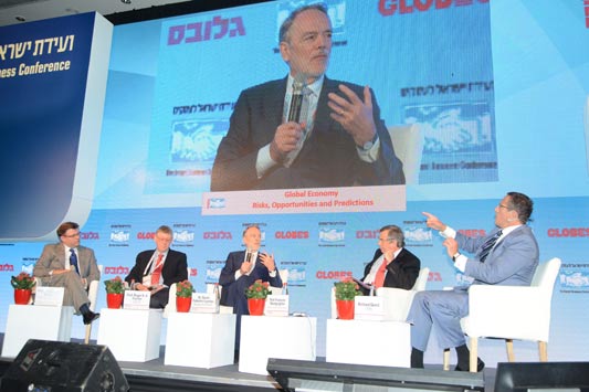 Global Economy Panel / :  
