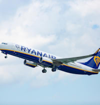     / : Piote Mitelski, ryanair