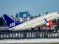   SAS.     9  / : Shutterstock