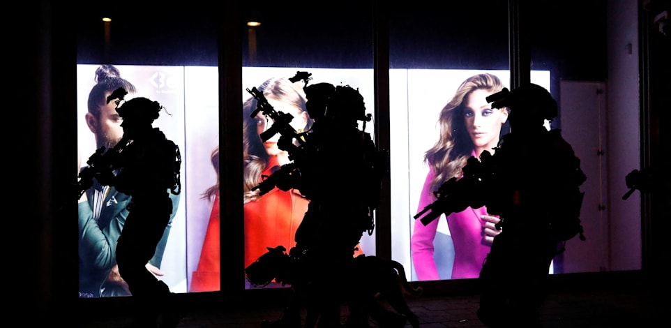         / : Reuters, Corinna Kern