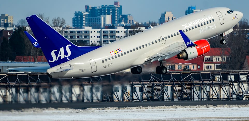   SAS.     9  / : Shutterstock